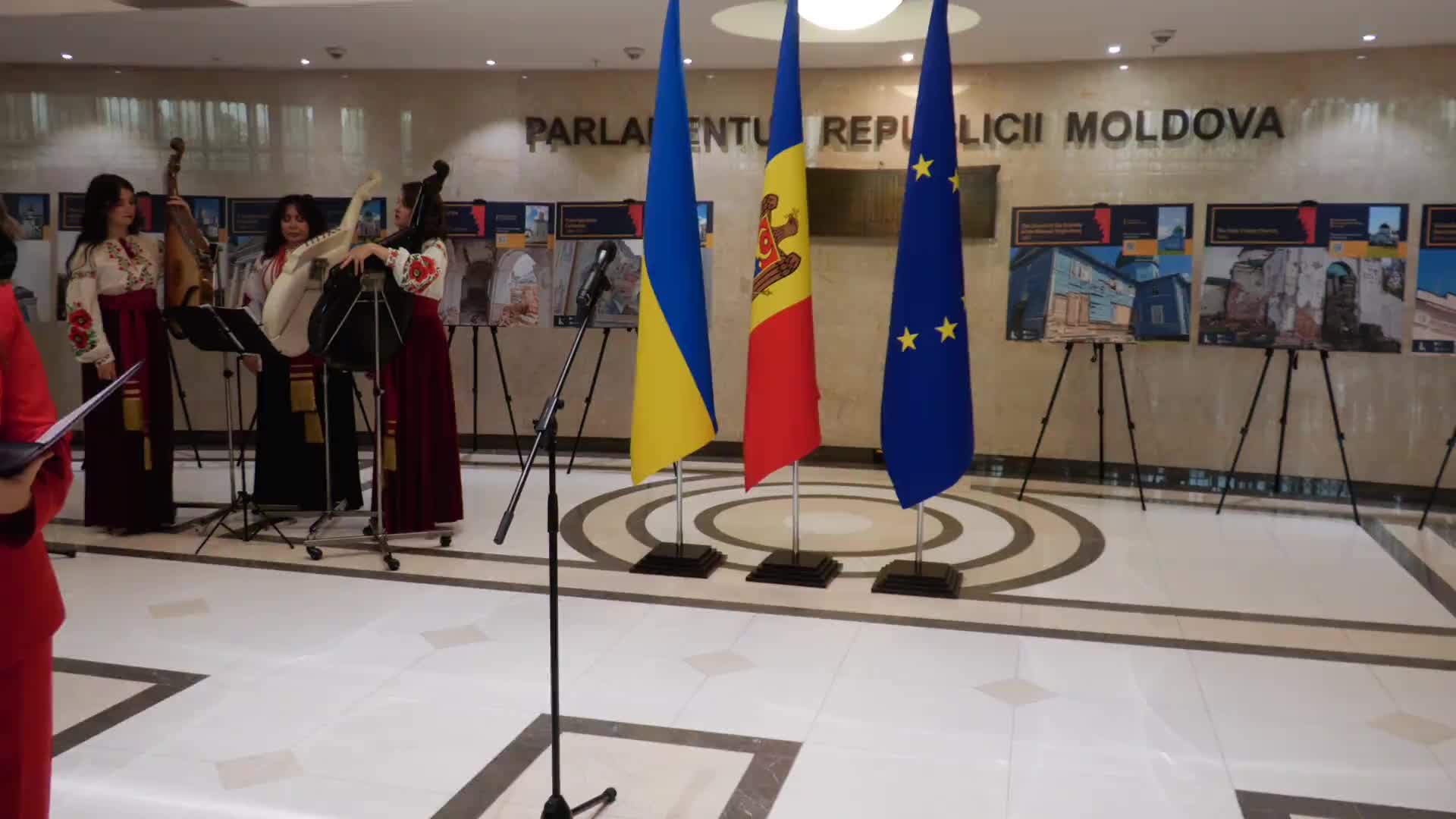 Inaugurarea expoziției „Renașterea în glorie și putere”, dedicată bisericilor și altor obiective ale patrimoniului sacru ucrainean