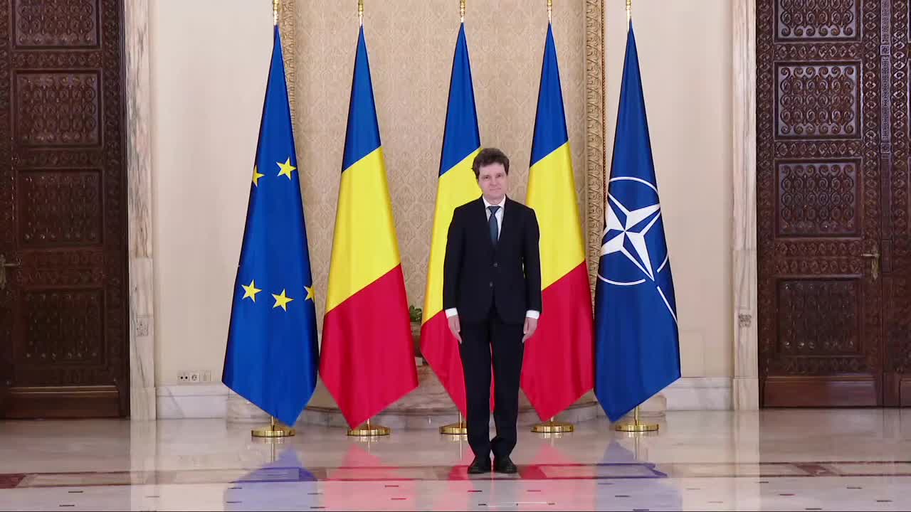 Ceremonia de depunere a jurământului de învestitură în funcție de ministru al educației și cercetării al României, a domnului Mihai Dimian