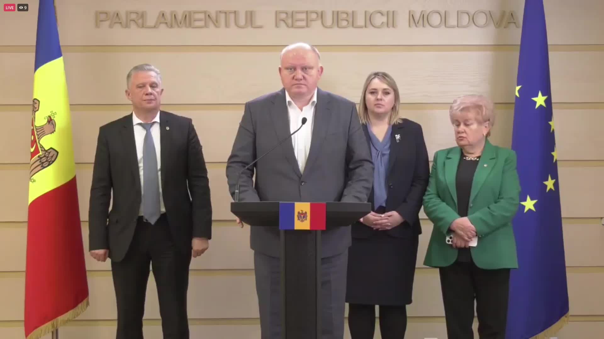 Briefing de presă susținut de un grup de deputați