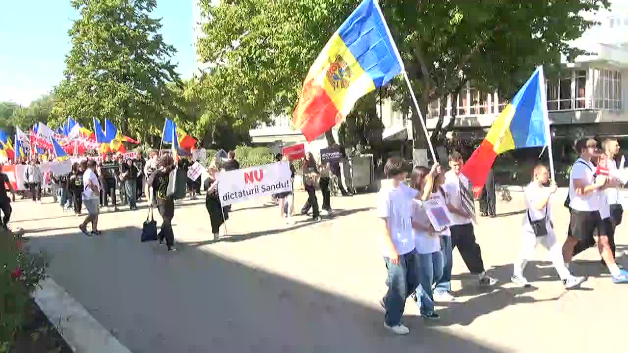 Marșul din Bălți, organizat de Blocul "Victorie", împotriva integrării europene