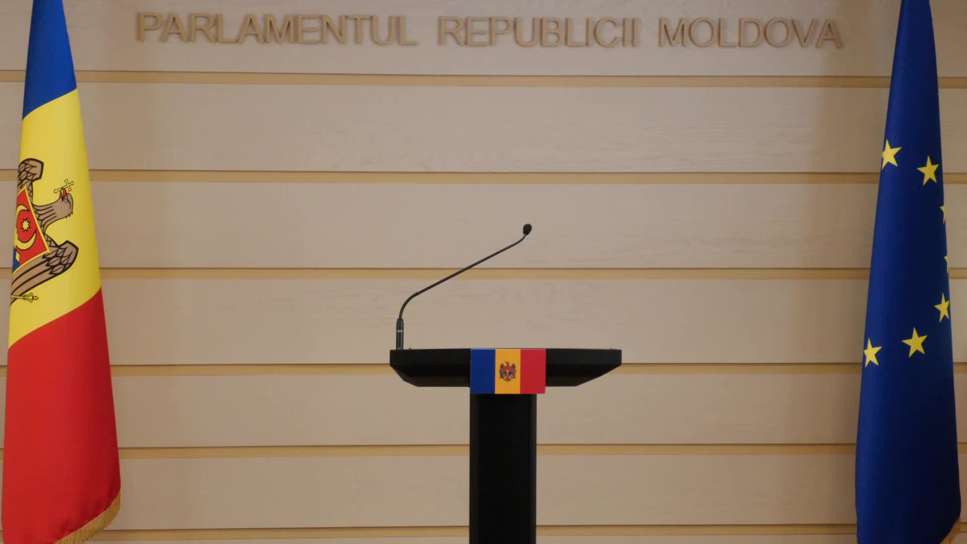 Briefing de presă susținut de către deputații Vasile Costiuc și Alexandru Verșinin